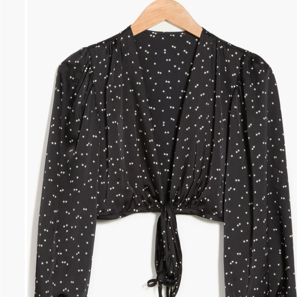 Renee C. NWT Cropped Black Star Print Women's Top